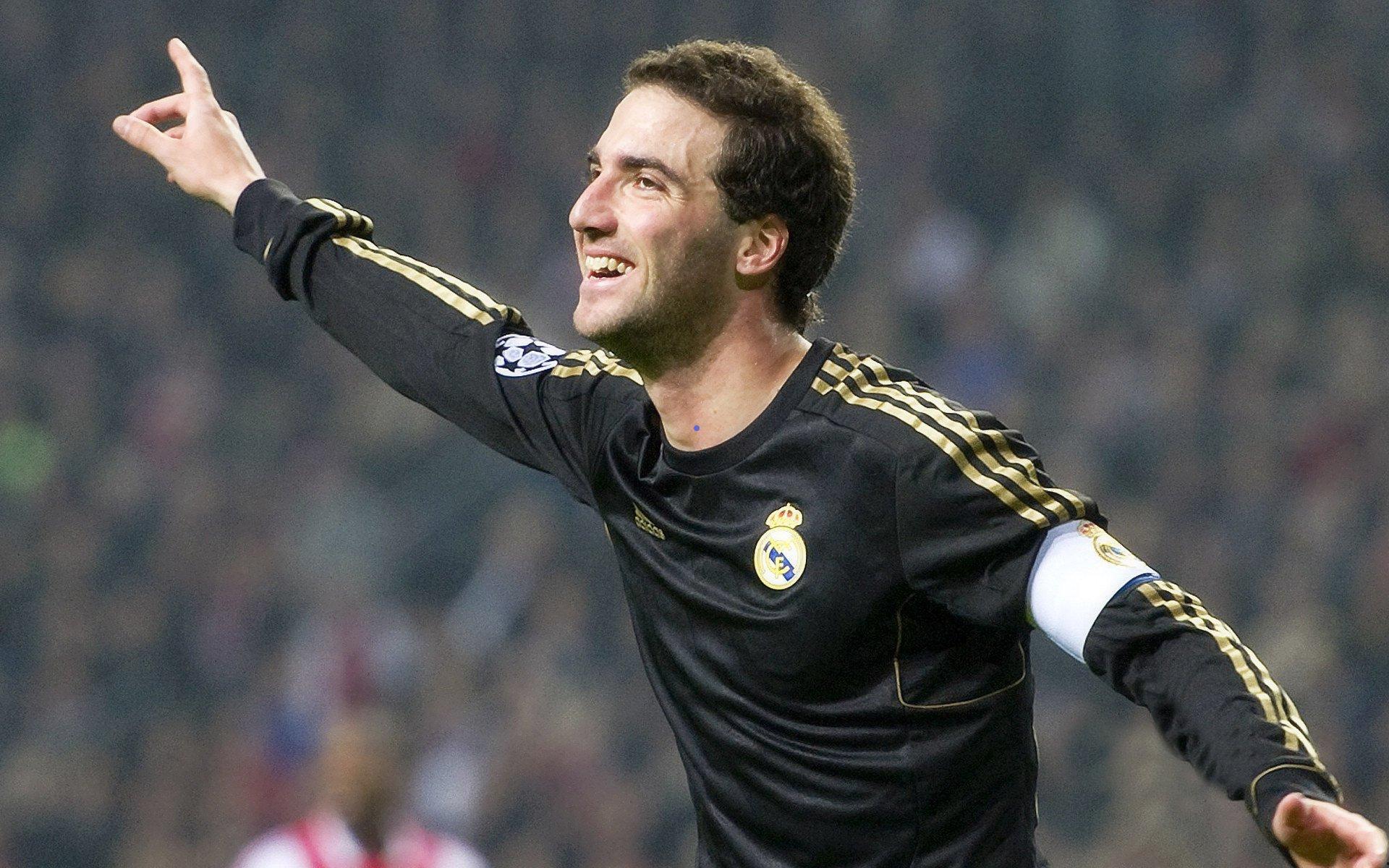 川媒，四川足球再创历史 全运会群众项目夺双冠