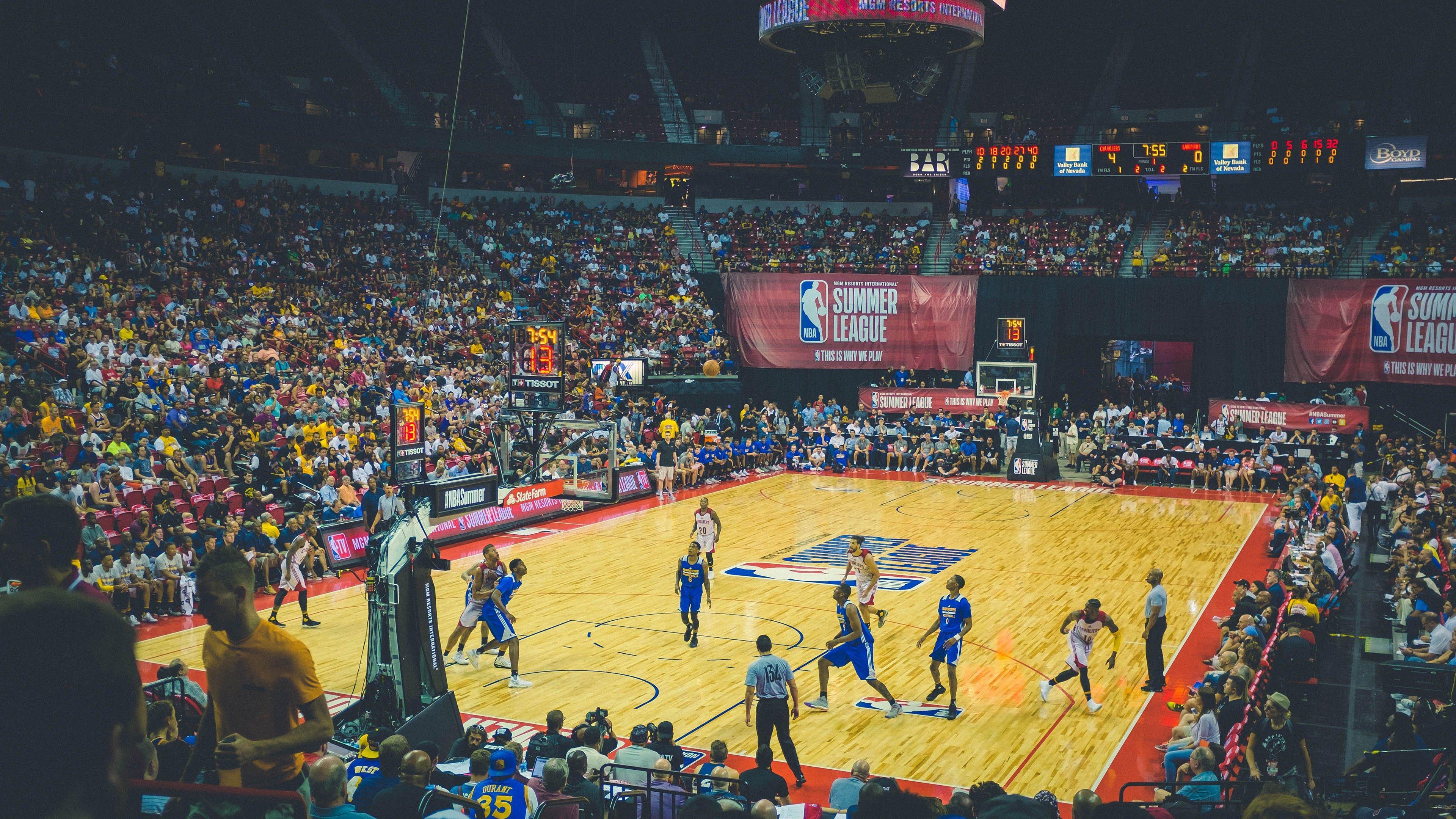 皇家马德里世俱杯半决赛今日下午三点开球！铁人三项冠军发声警告，密集赛程恐成隐形红牌